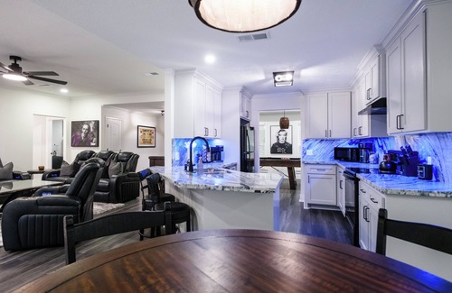 Lake Charles House | The Gambler: Luxe Pool, Pool Table, Gazebo W/70' TV, Fast WiFi & Casino Nearby