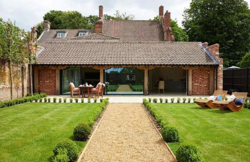 Banningham House | The Garden House - Luxurious bolthole near coast