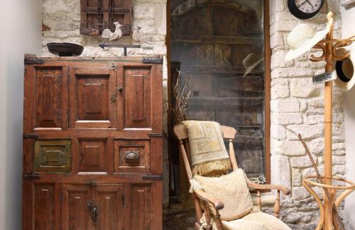Castle Combe House | The Gates