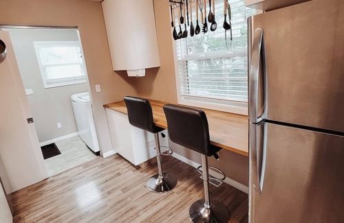 Montgomery Apartment | The Gateway - Central House Family Yard Firepit