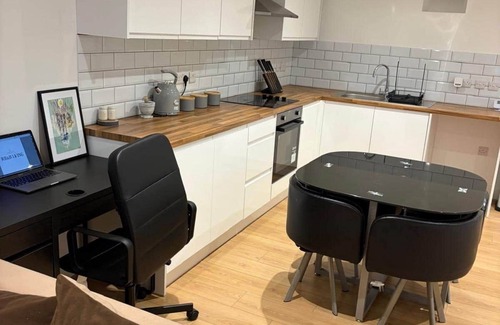 Eastbourne City Centre House | "The Gateway to Birling Gap + Seven Sisters- RB&B Living