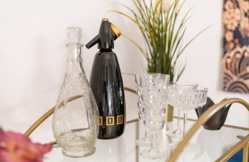 Grangetown House | The Gatsby - Beautiful Spacious Central House