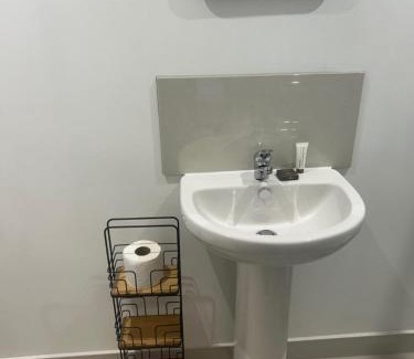 Barrow Gurney Hotel | The George & Dragon Tearoom Accommodation Felton