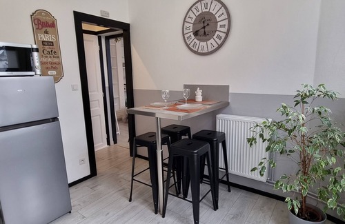 Etaples Apartment | The Getaway - City Center Apartment 10 Minutes from Le Touquet