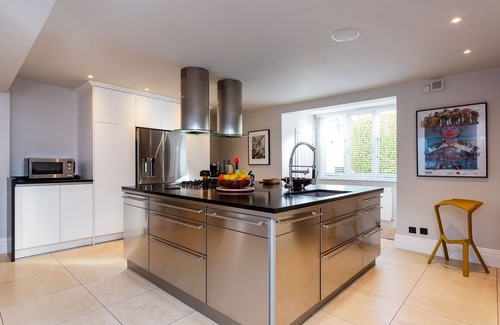 Canonbury House | The Glass Gallery, by Veeve