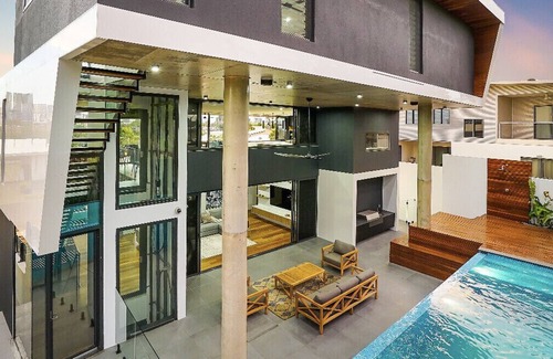 Darwin House | The Glass House