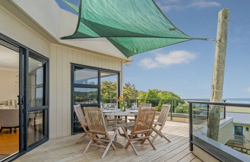 Kuaotunu Cottage | The Glass House - Kuaotunu Holiday Home