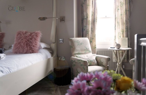 Angle Bed & Breakfast | The Globe Angle