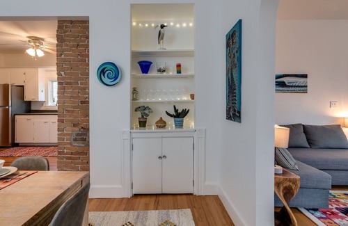 East End House | The Globe House on Munjoy Hill - Walk to Breweries