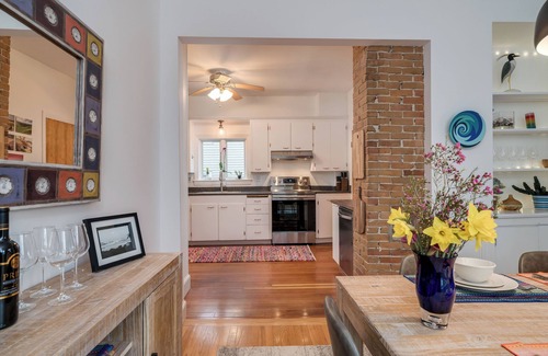 East End House | The Globe House on Munjoy Hill - Walk to Breweries