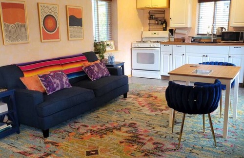 Grass Valley House | The Gold heart of Grass Valley w outdoor bathtub