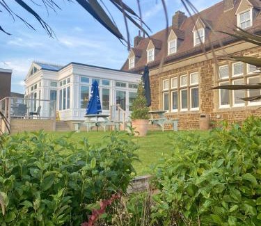 Hunstanton Hotel | The Golden Lion Hotel