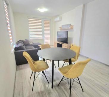 rayon Triaditsa Apartment | The Golden Mail View