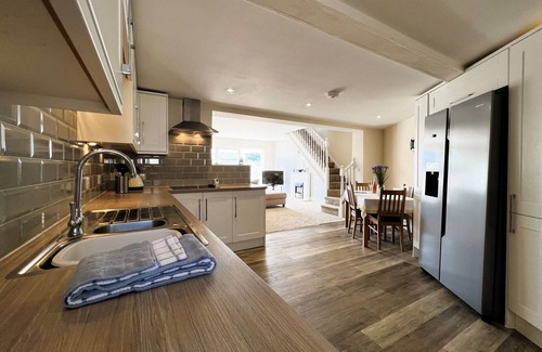 Shanklin Ski Chalet | The Good Ships