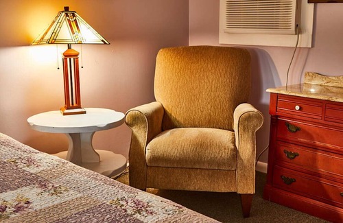 Shaftsbury Hotel | The Governor's Rock Motel DF ROCKLLC