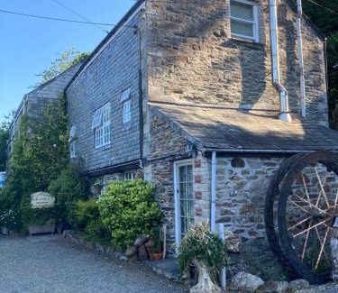 Ladock Apartment | The Granary at Bissick Old Mill
