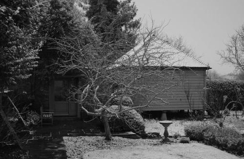 Etchinghill Apartment | The Granary at Palm Tree House in S.E. Kent