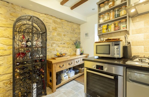 Aberford Cottage | THE GRANARY, character holiday cottage, with open fire in Aberford