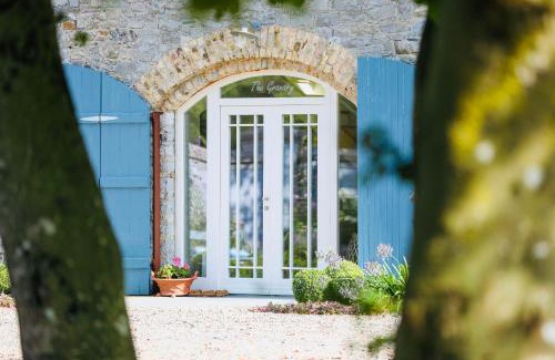 North Tipperary House | The Granary, Luxuriously Restored Barn on a Farm