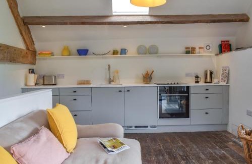 Llanfihangel Tal-y-llyn House | The Granary - Uk50401