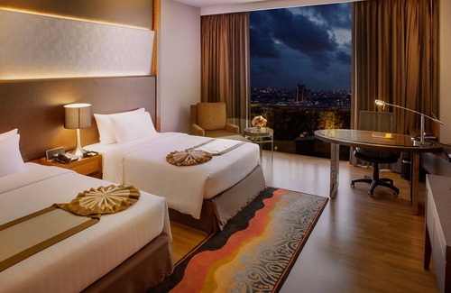 Hua Mak Hotel | The Grand Fourwings Convention Hotel