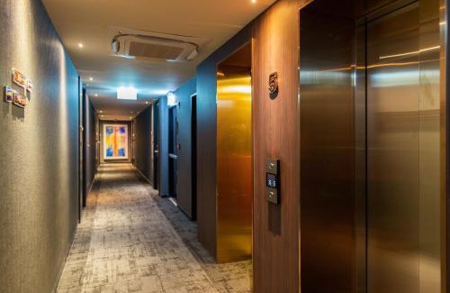 Talat Yot Hotel | The Gravitique Hotel Khaosan