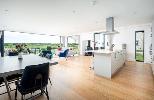 Holworth House | The Great Escape (WI02), beautiful lakeside property with lake access