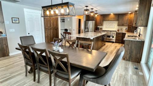 Cascade House | The Great Outdoors - Fantastic home - Lake Cascade - Game room - A/C - Lots of parking