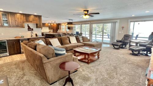 Cascade House | The Great Outdoors - Fantastic home - Lake Cascade - Game room - A/C - Lots of parking