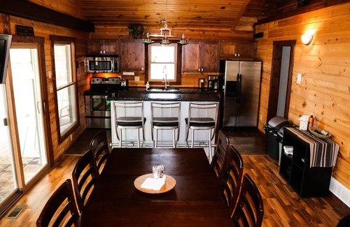 Alma House | The Great River Retreat on Mississippi backwaters: views, modern & peaceful!