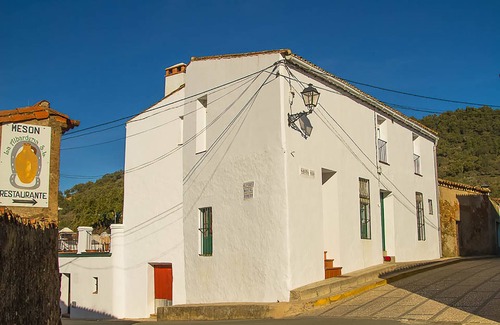 Jabugo Cottage | The Green Frog, families with children, nature, hiking, gastronomy, culture.