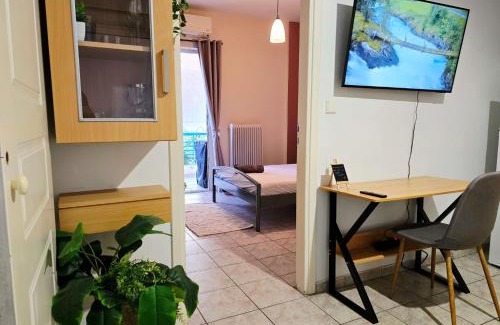 Lamia Apartment | The Green studio - Garden view