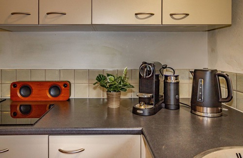 Rangataua Cottage | The Grey Straw House - Rangataua Holiday Home