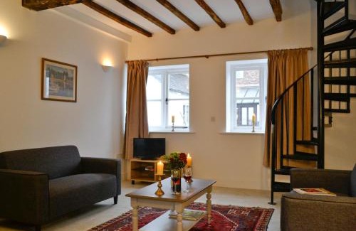 Putley House | The Grooms Cottage