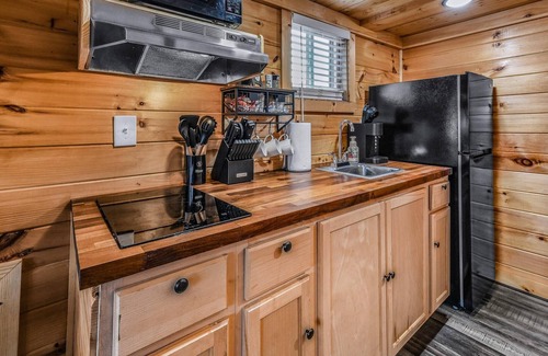 Sevierville Cabin | The Grove 20 by Sojourn Lodging