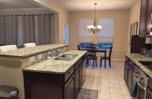 Lewisville House | The Hamilton Hideaway