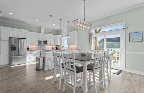 North Topsail Beach House | The Hamptons #139 Brand new, Oceanfront B, Hot Tub, Com. Pool!