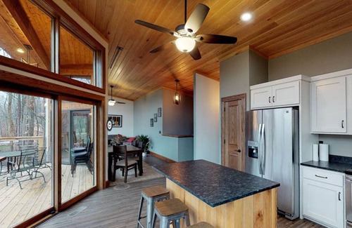 Logan Cabin | The Hangar House by Retreats at HHSW