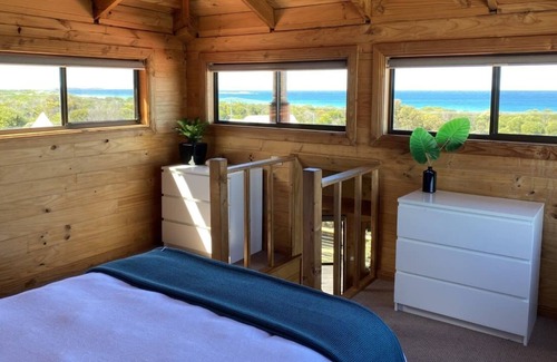 Beaumaris House | The Happy Shack with Ocean Views