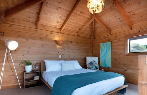 Beaumaris House | The Happy Shack with Ocean Views