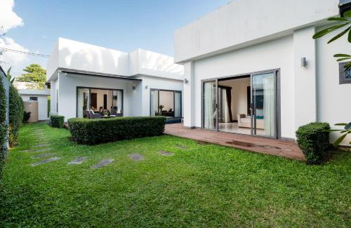 Choeng Thale Villa | The Harmony Pool Villa Phuket