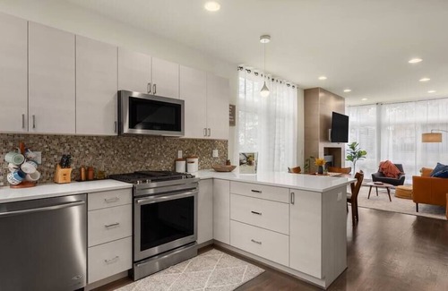 East Queen Anne House | The Haven - A Stylish Townhome on Queen Anne