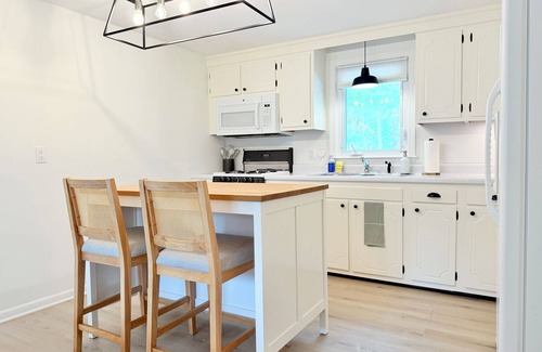 West Yarmouth House | The Haven · Charming Family Friendly Cape Cod Retreat 5 Min to Beach & More