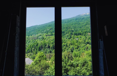 Forville Ski Chalet | The Haybarn – Boutique Catered Chalet in Serre Chevalier with Panoramic Views