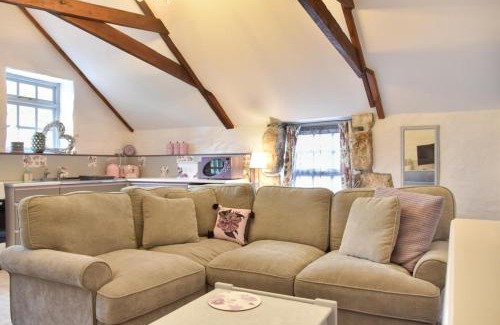St Austell House | The Hayloft at Hembal Manor