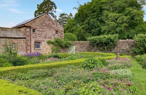 Wing House | The Hayloft