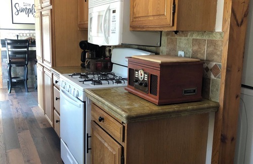 Rapid City House | The HEAVENLY Retreat, BEAUTIFUL HOME, YARD, & DECK