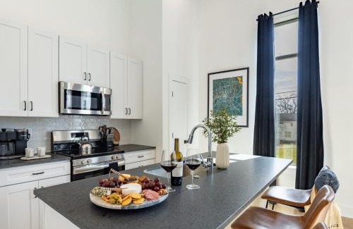 Nashville House | The Heights by AvantStay Modern Condo Minutes from Broadway