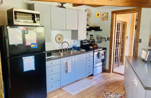 Palmer Lake Cabin | The Hen House & Gardens: Near USAFA & PineCrest Event Center