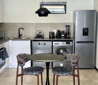 Greater Johannesburg Metropolitan Area Apartment | The Henlee Apartment Tocara- Ground Flr Gym Pool